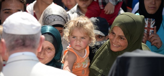 el-papa-y-varios-refugiados-de-lesbos