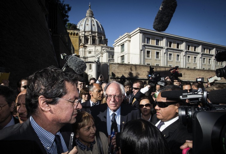  Bernie Sanders y Pepe Mujica, al Vaticano con los Movimientos Populares