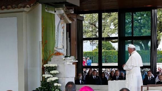  ¿A qué va Francisco a Fátima?