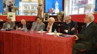 mesa-de-presentacion-del-encuentro