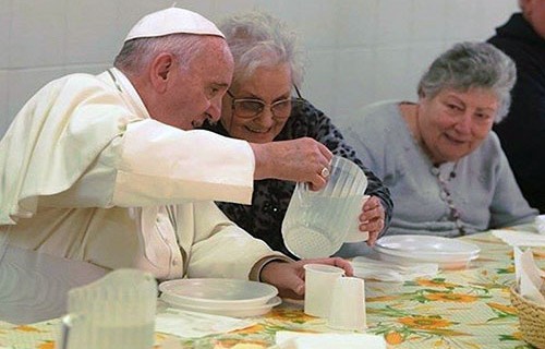 pope-francis-with-the-poor-italy