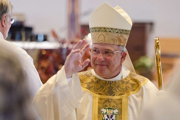  Fiscal acusa a Obispo J. Cistone por casos de abusos sexuales