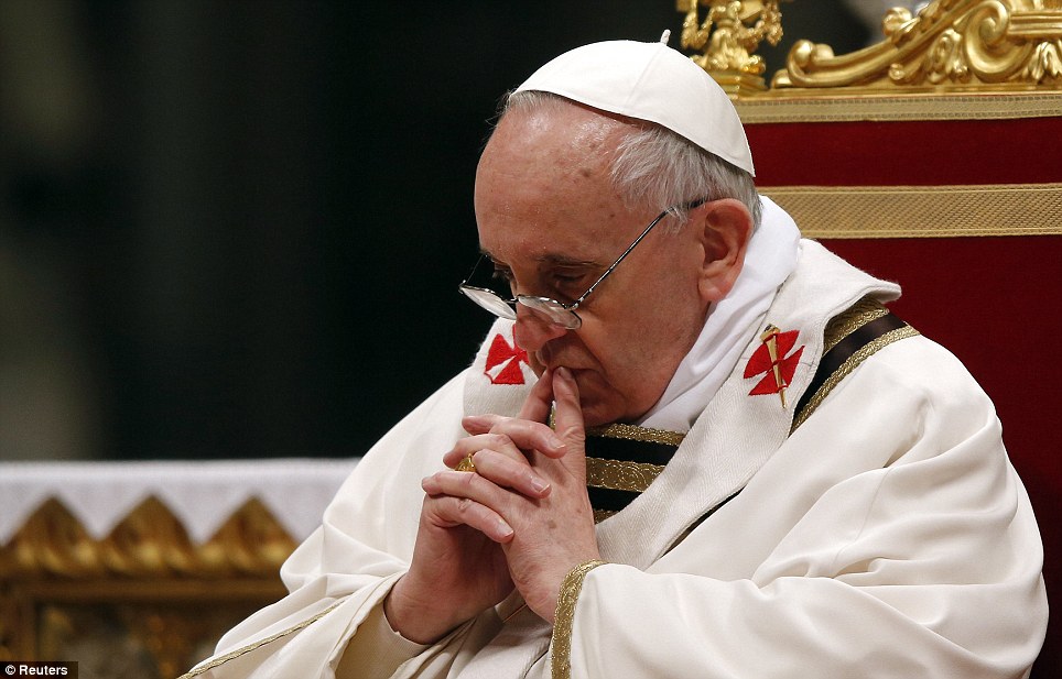  El Papa y los obispos reunidos en Roma