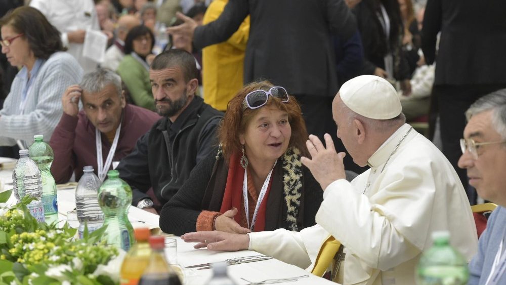  El Papa Francisco  pide escuchar “el grito de los pobres”