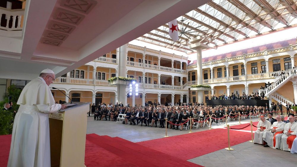  Papa Francisco a la Sociedad Civil y Cuerpo Diplomático en el Palacio Bolívar