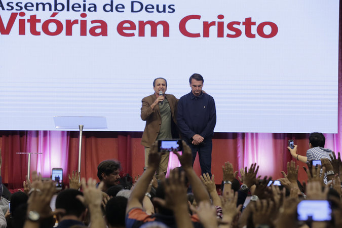  Militares y evangelistas: los poderes que sostienen al nuevo gobierno de Brasil