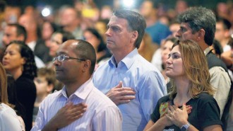 a47d0ff6-6834-11e9-8d56-44c415342777_Bolsonaro en un rito evangelico (Foto EFE)-RDCj4F7w81IiBR5ObHUeWMI-1024x576@LaStampa.it