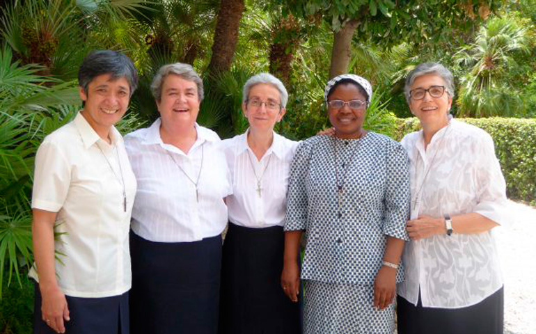  El Papa nombra  a siete mujeres para el dicasterio de vida consagrada