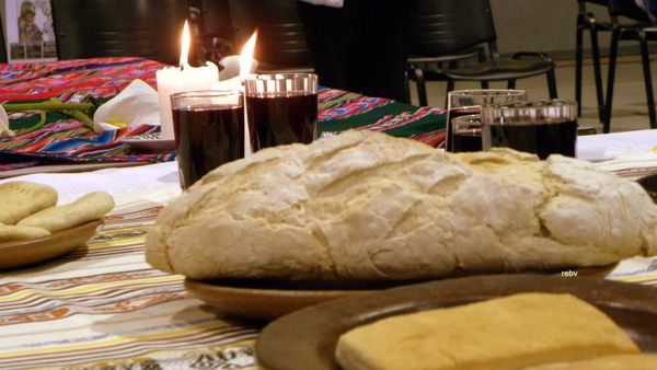  ¿Un Laico puede celebrar la Cena del Señor?