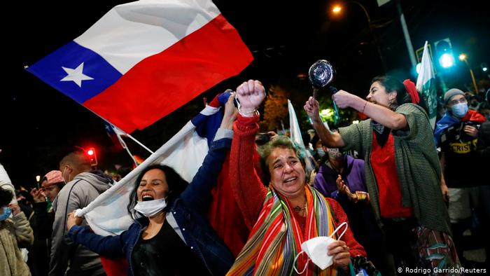 Chile entierra la Constitución de Pinochet