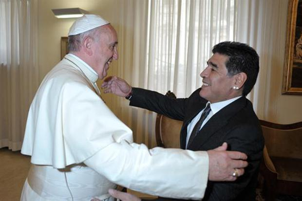  Maradona, poeta del fútbol. El Papa lo recuerda en la oración
