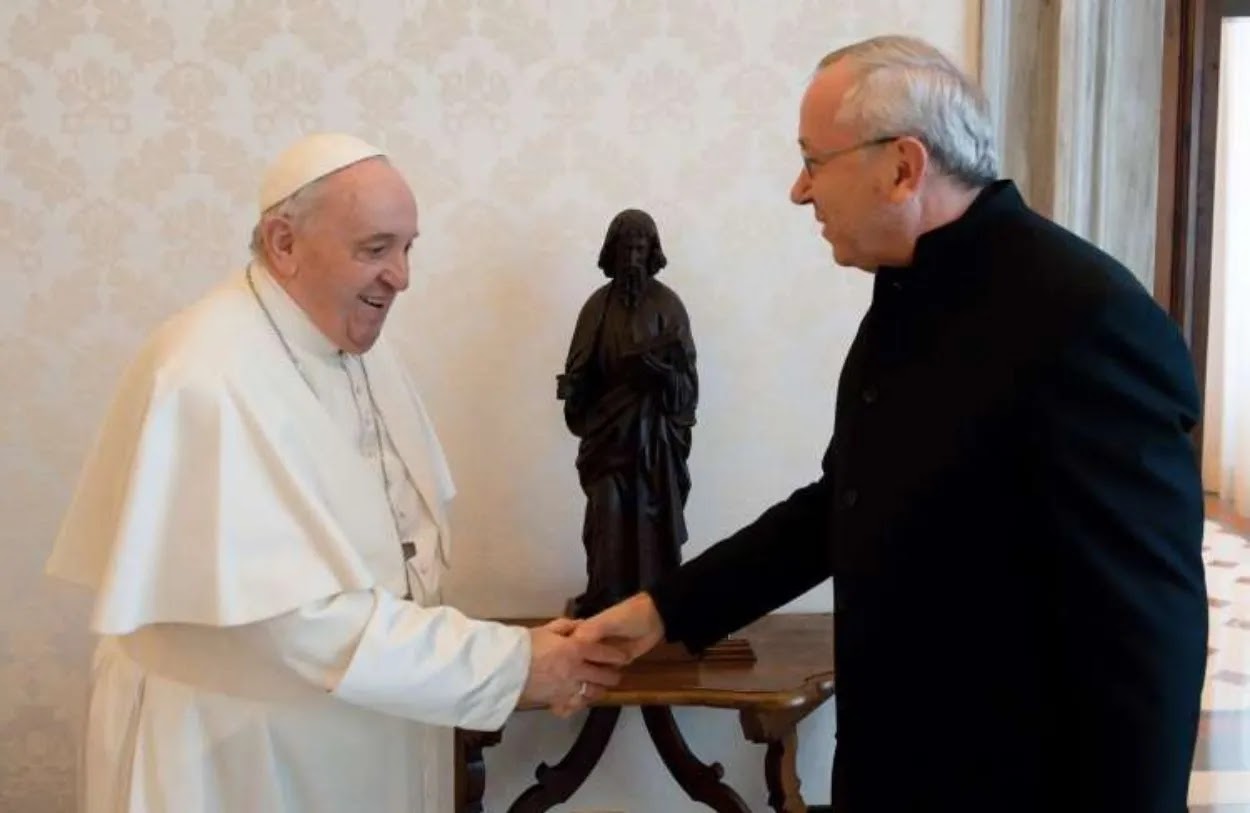  El Vaticano, los Jesuitas y los abusos