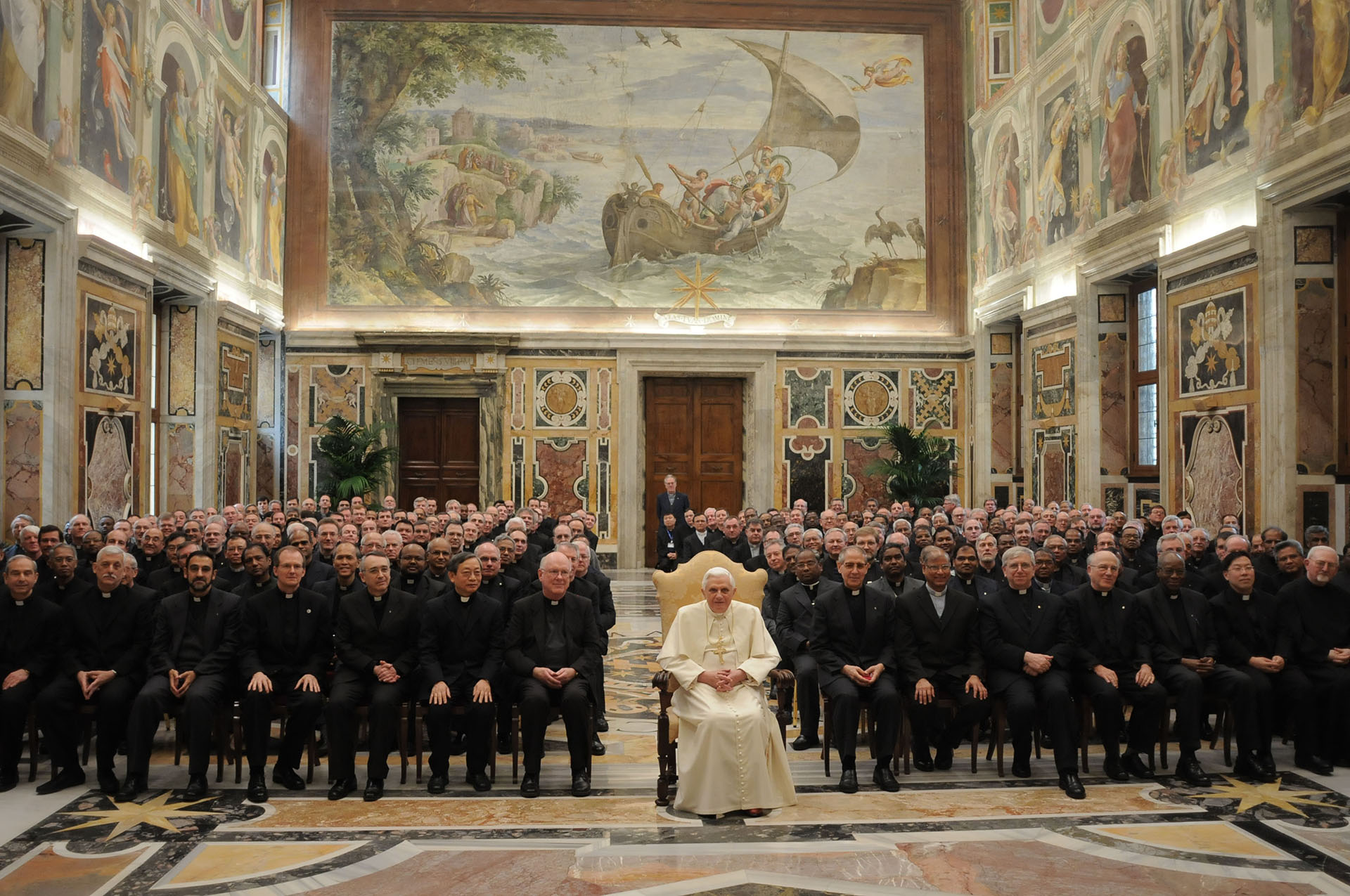  Papa Benedicto a los Jesuitas