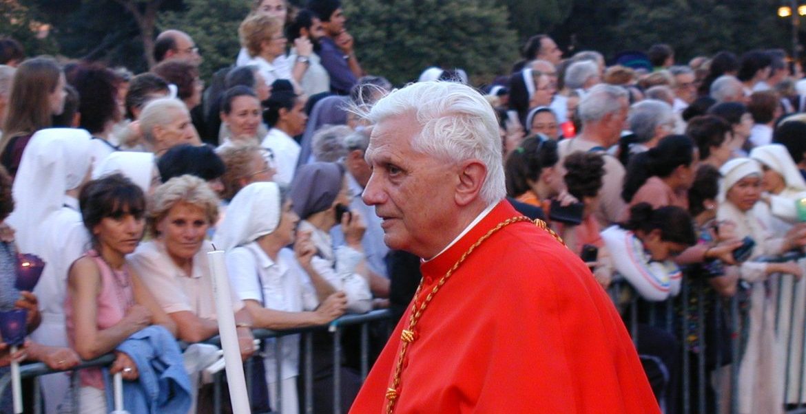  Ratzinger y los suspendidos a divinis