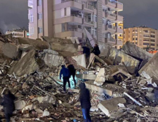 Terremoto en Turquía; más de 1.100 muertos