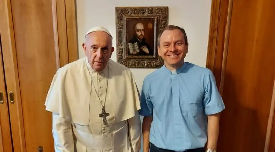  Nuevo secretario personal del Papa Francisco