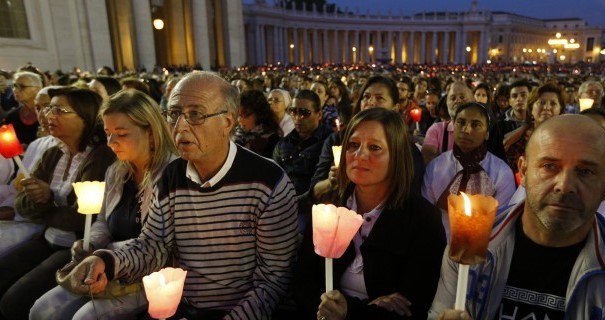  Acción de los laicos en la Iglesia