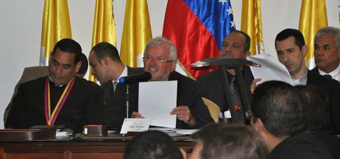 monsenor-aldo-giodano-durante-clase-magistral-en-la-ucsar-entornoi