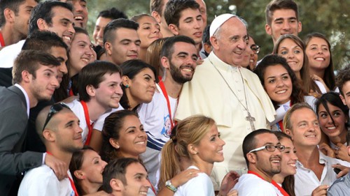 Papa-Francesco-incontra-il-Movimento-Eucaristico-Giovanile-500x281