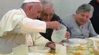 pope-francis-with-the-poor-italy