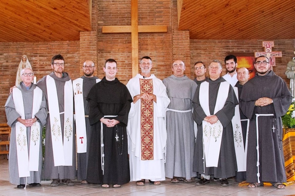  “Jóvenes, los envío; con Francisco hagamos lío”