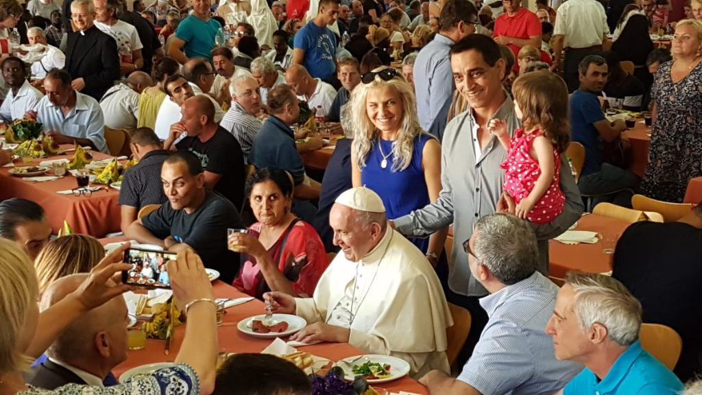  El Papa Francisco Cena con 280 Pobres