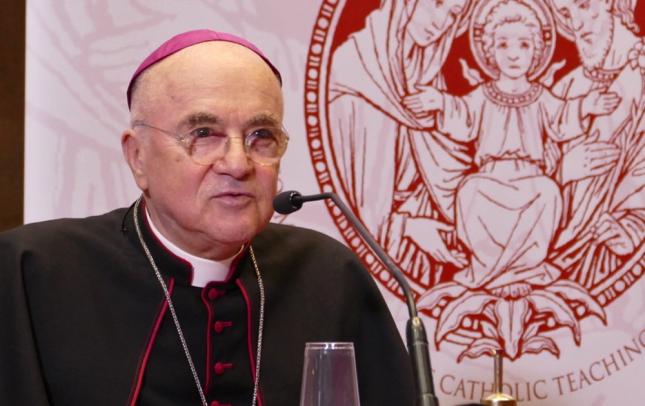 Vuelven las intrigas al Vaticano con carta que pide la renuncia de Francisco