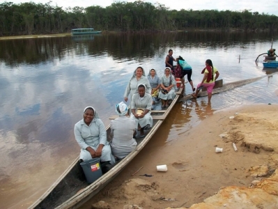  Misioneras en la Amazonía presencia de una Iglesia con rostro femenino