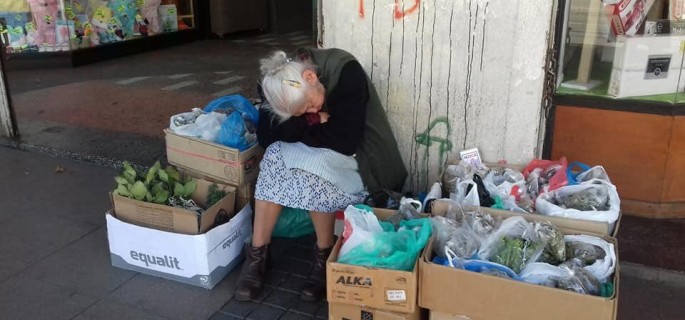 Con pocas cosas / Pagola