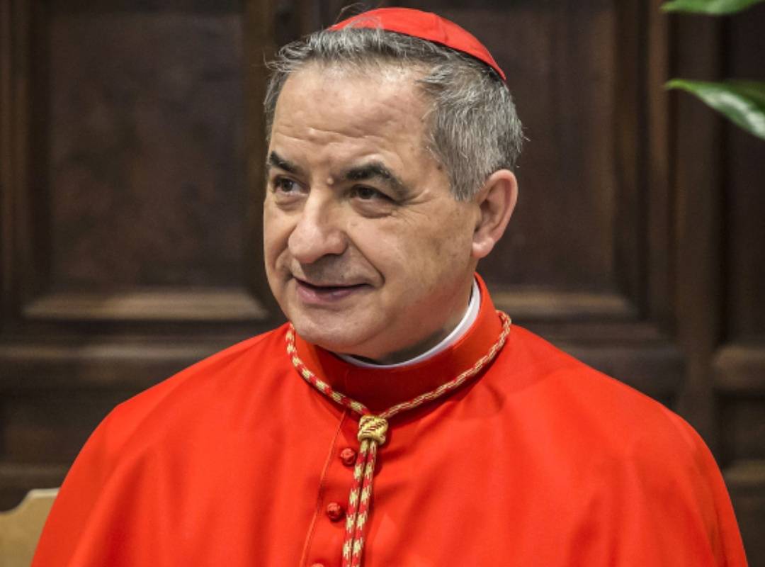  El Papa reintegra al Cardenal Becciu