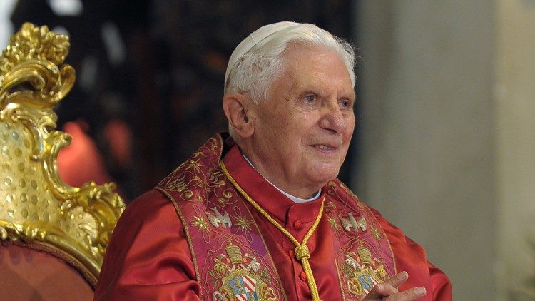  + Benedicto XVI descansa en paz